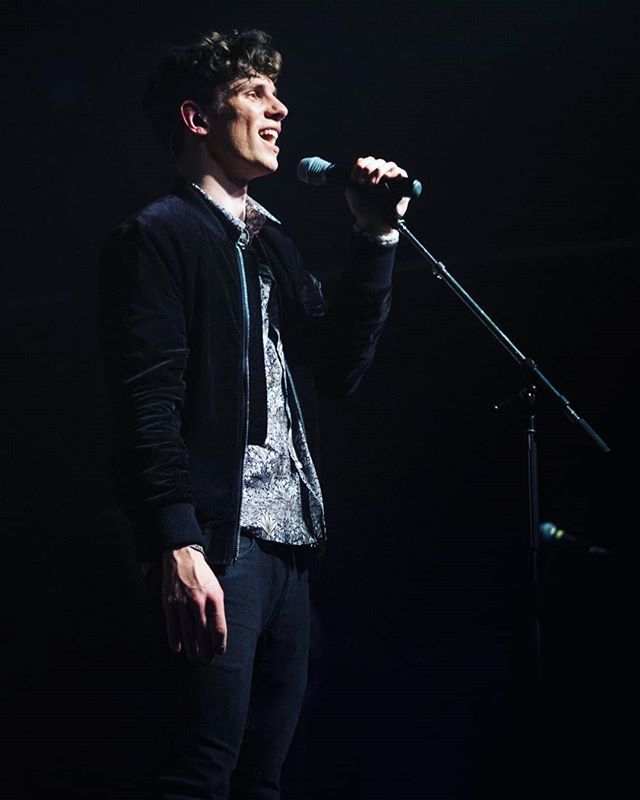 Morgen kommt die Streicher Version von Fight raus! Habt ihr sie schon bei <a href="/spotify/">Spotify</a> gespresaved? 
Außerdem findet morgen das Q&amp;A von <a href="/contrapromotion/">ContraPromotionGmbH</a> mit allen Gewinnern statt. Ich freu mich mega drauf 🙌 📷: <a href="/sebastian/">sebastian</a>.felsen

#timkamrad #teamkamrad #f… bit.ly/2E0rroN