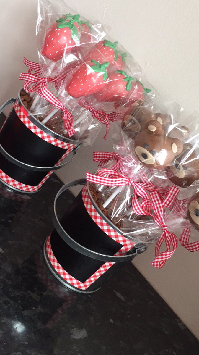 Good evening #northantshour here to satisfy your sweet cravings with our cakepops!
