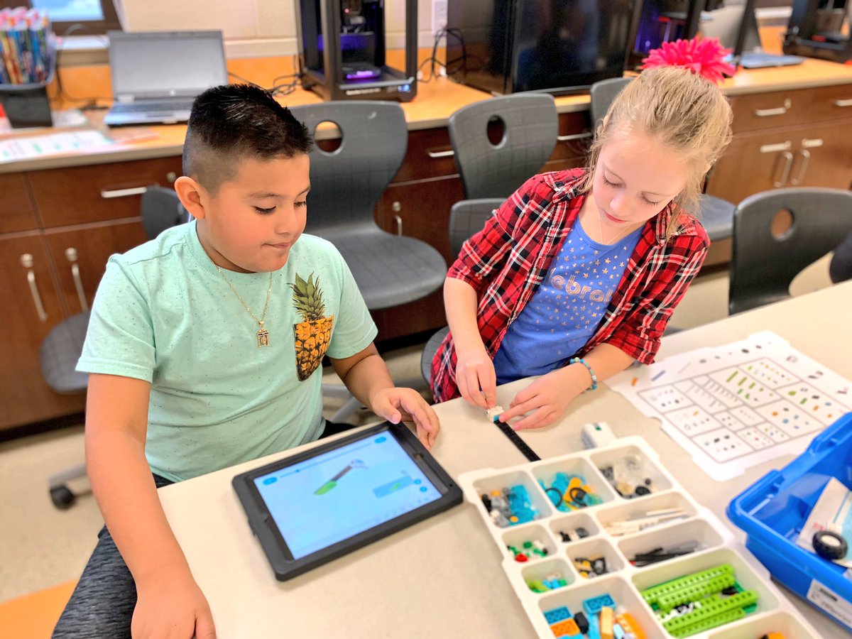 PatrickHazelton's tweet photo. 2nd grade students explored Lego WeDo kits today. They learned about the vast possibilities of these kits and learned the language of coding. They are preparing for our upcoming building challenge @ClaypoolKnights #wcsSTEM #wcsmission https://t.co/16ej0CHaJU