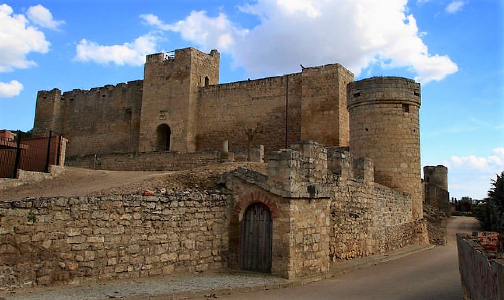AmigoCastillos's tweet photo. Un #castillo de #Valladolid para saber más pincha aquí.: https://t.co/8ORpZrvaDI 
@TurisTrigueros @turvalladolid @CyLesVida @_Cast_y_Leon @Ptrm_Valladolid @Terranostrum_es @jvprie @RevistaARGI @viajealinterior @Reino_Castilla_ 
#NoAlOlvido #Turismo #Triguerosdelvalle https://t.co/K6iA08hfoD