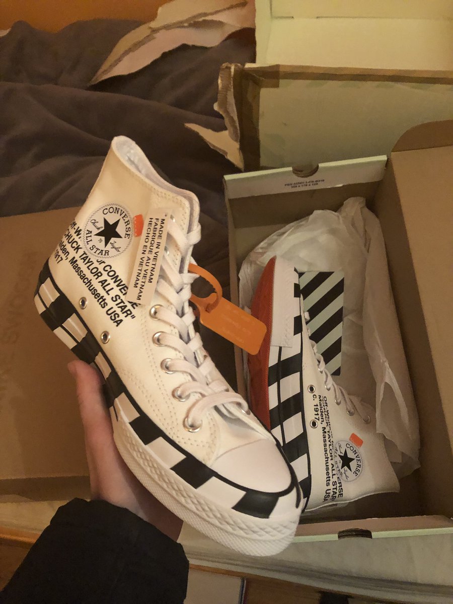 32. Converse Off White V2