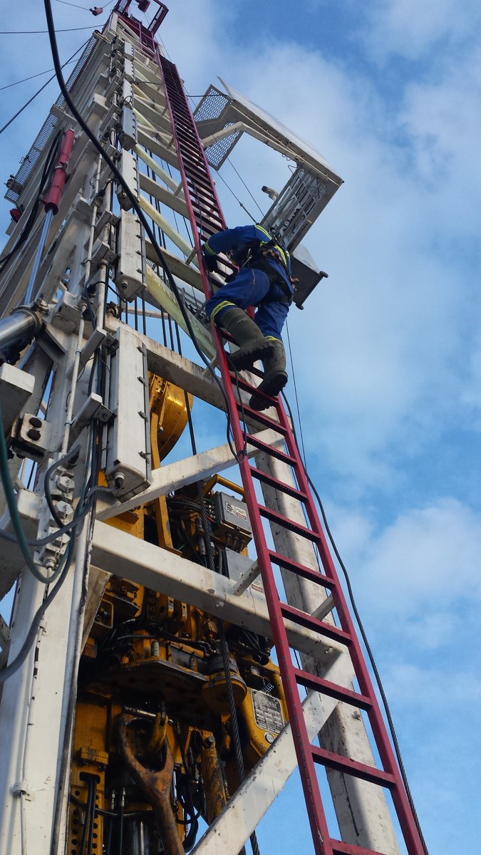 WhitetailEnergy's tweet photo. Our Communications being installed on another Drilling Rig in NEBC. We are providing the best service and solutions for the O&amp;G sector!
Knowledge Matters!   #RemoteCommunications #Wellsites #Drilling #oilandgas #pipeline https://t.co/UCTdpmrG5b