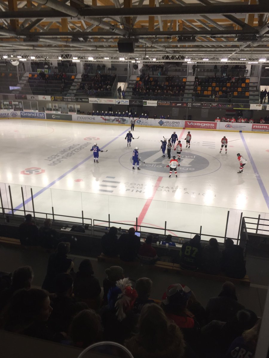 1 245 spectateurs pour les féminines de ⁦<a href="/Hockey_FRA/">Équipes de France Hockey 🏒</a>⁩ ce soir ⁦@PatinoireEpinal⁩ avec ⁦<a href="/EHC_Epinal/">AA</a>⁩. La flamme du hockey ne s’éteindra jamais à Epinal.💪