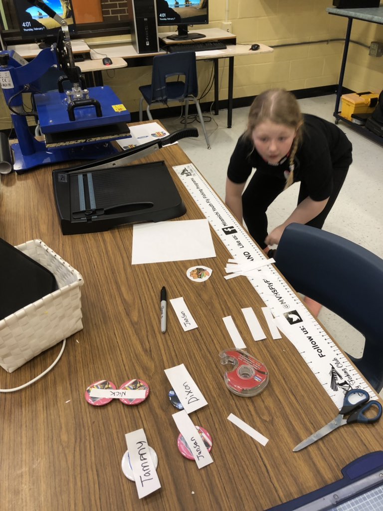 BHSMaker's tweet photo. @CJ4HEY is a @BvilleTalon elementary student starting up his own venture called #PerfectPins. He has a couple helpers and together they sold almost $40 worth of pins in just over 2 hours using our @PeoplePwrPress Button Maker. #makesomethingbrilliant @brilliant_labs https://t.co/Dc50A4quJR