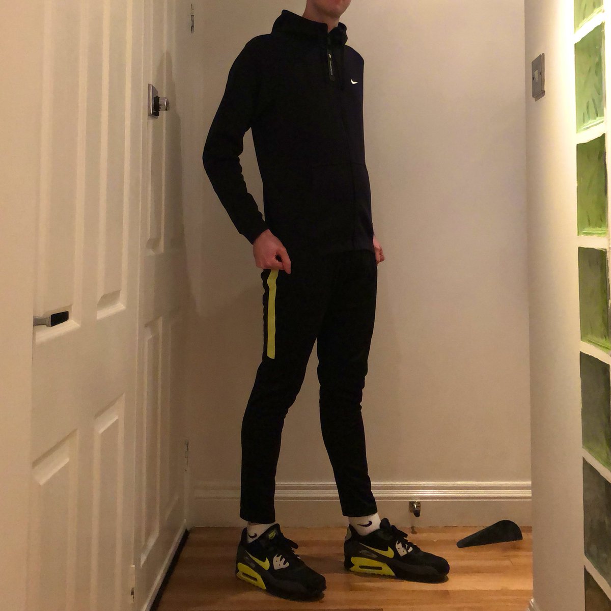 KinkySteveX's tweet photo. New outfit #AirMax90 #Nike #tracksuit #nikevolt https://t.co/HadpgVuwWb