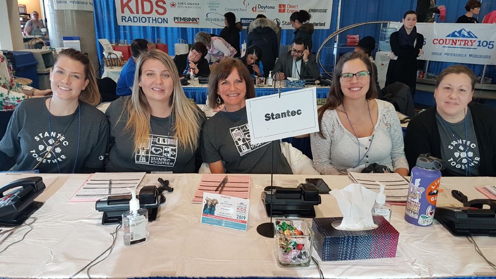 juliealitia's tweet image. We’re coming close to the end of the @Stantec Power Hour at @ACHFKids  Caring for Kids Radiothon. Call 403-802-2700 now to donate. Our volunteers are taking your calls! #YYCRadiothon @Country105_FM #StantecTogether