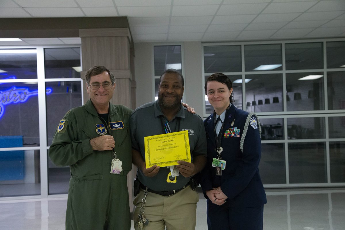 mswnails's tweet photo. ROTC congratulations Lester! #LCOY https://t.co/v17RYKJyeP