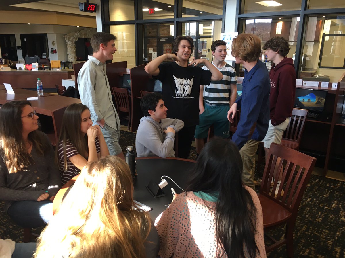 ChsBlogging's tweet photo. The IB Juniors invited Sophomores considering the program to a meet and greet this afternoon in the CHS Media Center. IB students shared their experiences and sophomores had the chance to get an insider’s perspective. https://t.co/sr2oT9Uxeg