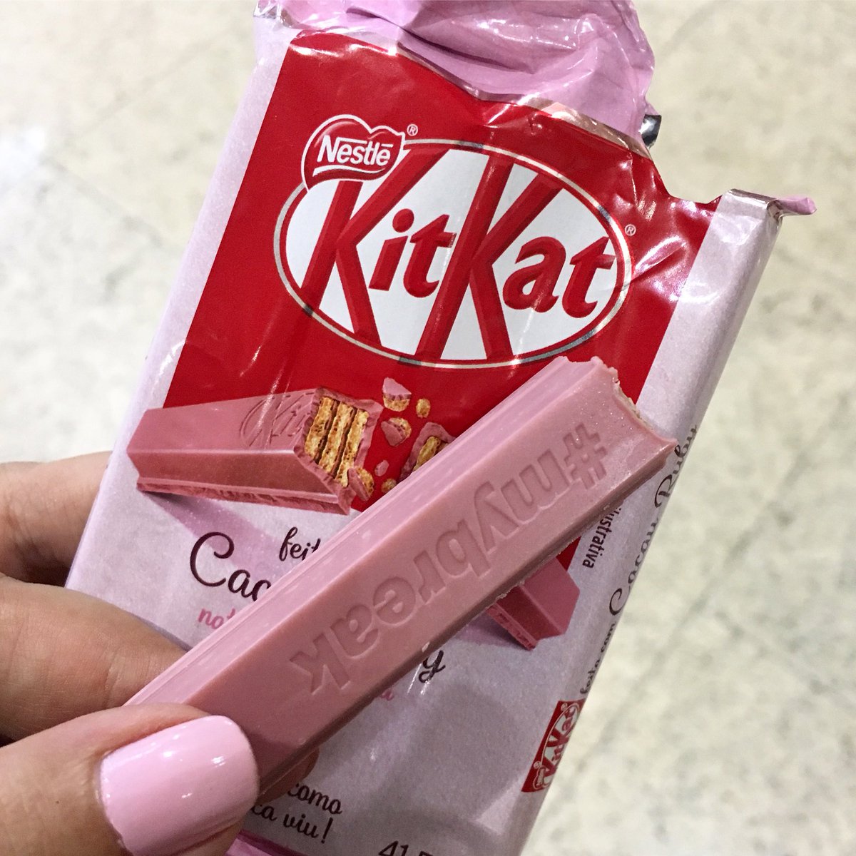 grangeirocomg's tweet image. A tradução de "quem vê cara, não vê coração" 🤣 Nooooossa como é ruim 🙈 #KITKAT #cacauruby #rubycocoa #rubykitkat