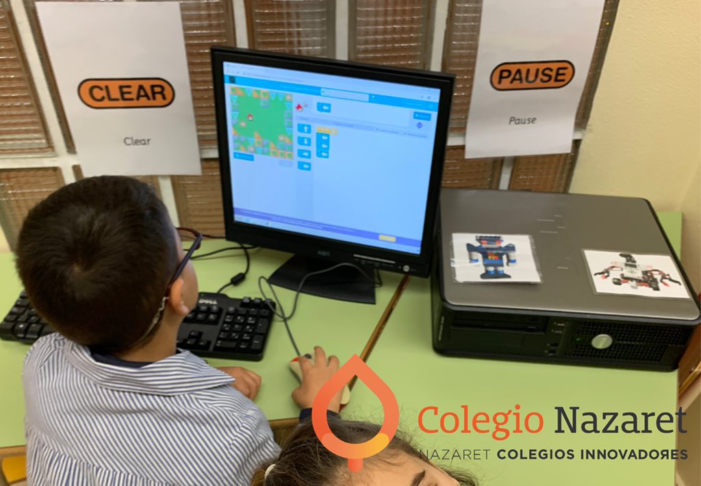 Ed_Infantil_NSB's tweet photo. Aprendemos, investigamos, jugamos y programamos  en el aula de Robótica #Ebotics  #lego #roboticaeducativa #STEM  @NAZARETSANBLAS https://t.co/h5qKfDDnNQ
