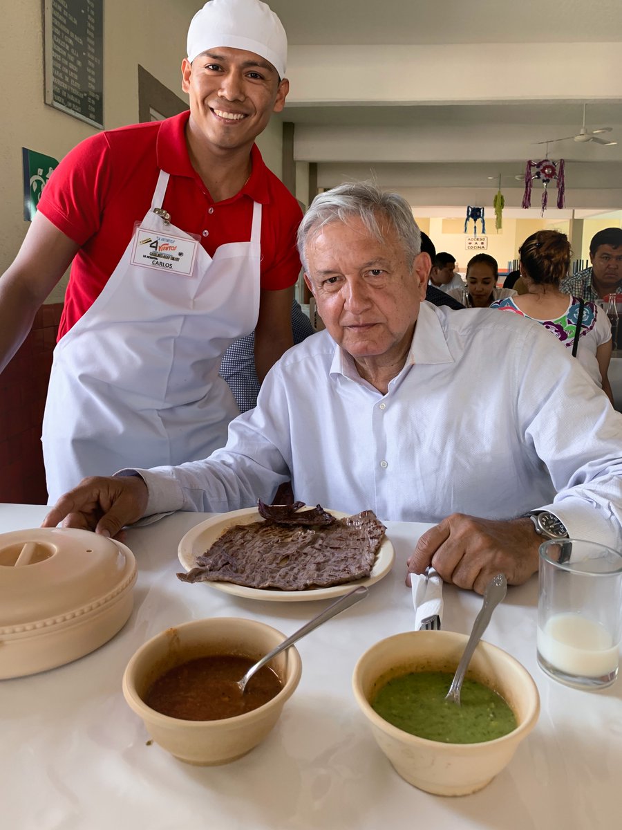 lopezobrador_'s tweet photo. Fuimos a Iguala, Guerrero, y pasamos a comer cecina, frijoles y queso de rancho en la Fonda 4 Vientos de Puente de Ixtla, Morelos. Con todo respeto, como México no hay dos. https://t.co/1raeqnc631