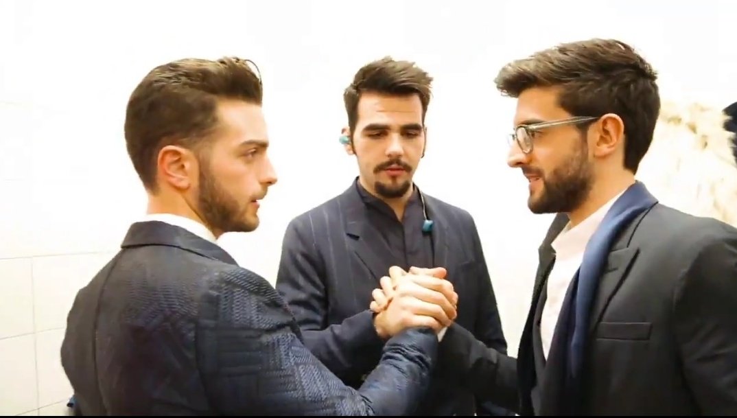 Buenas tardes @Radiovoxfm !! 
Dejo mi voto a #NocheSinDía o #CadaMinutoProhibido de @ilvolo para el #RankingVox 🎶😎 Gracias!! @ComIlVoloverArg 💕