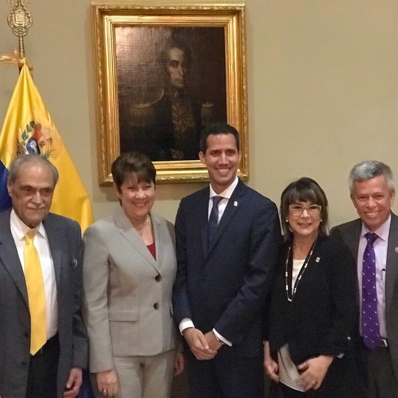 GarciaArochaC's tweet image. Hoy en sesión de trabajo en la sede de la Asamblea Nacional con el Presidente encargado , en compañía de los rectores de la USB, UC y UPEL, en función de la Inserción de las Universidades en el Plan País. #UCV.  #Venezuela #Democracia #Libertad #PlanPais