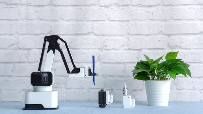 lastbasic's tweet image. @Hexbot is the first of its kind, modular all-in-1 desktop robot arm can 3D print, draw, engrave and pick objects. #Robots #3dprint #LastBasic #Robotics  buff.ly/2HW16fq