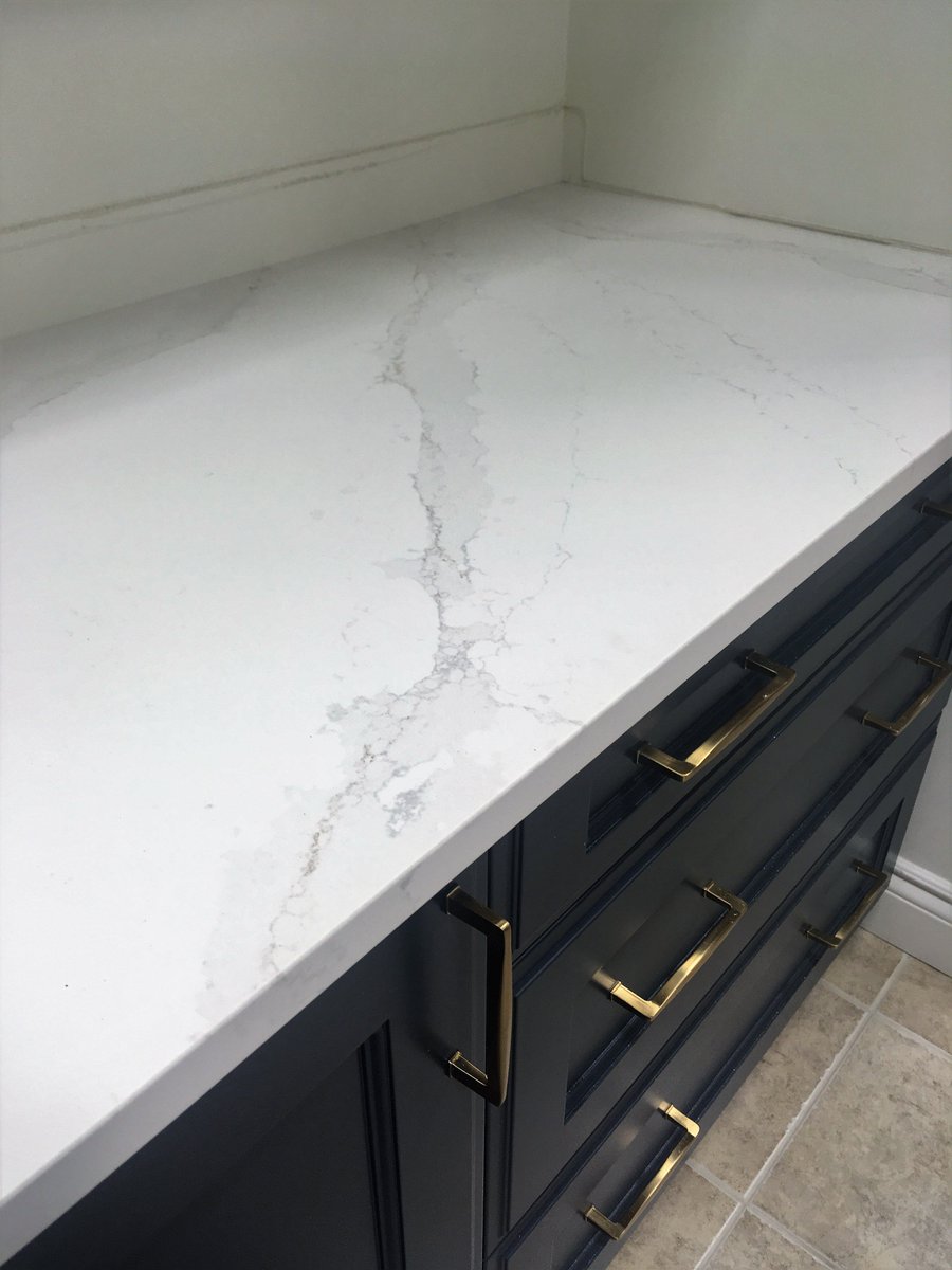 new counter top is in !  and she is a beauty, next step is backsplash and faucet
stay tuned for pictures