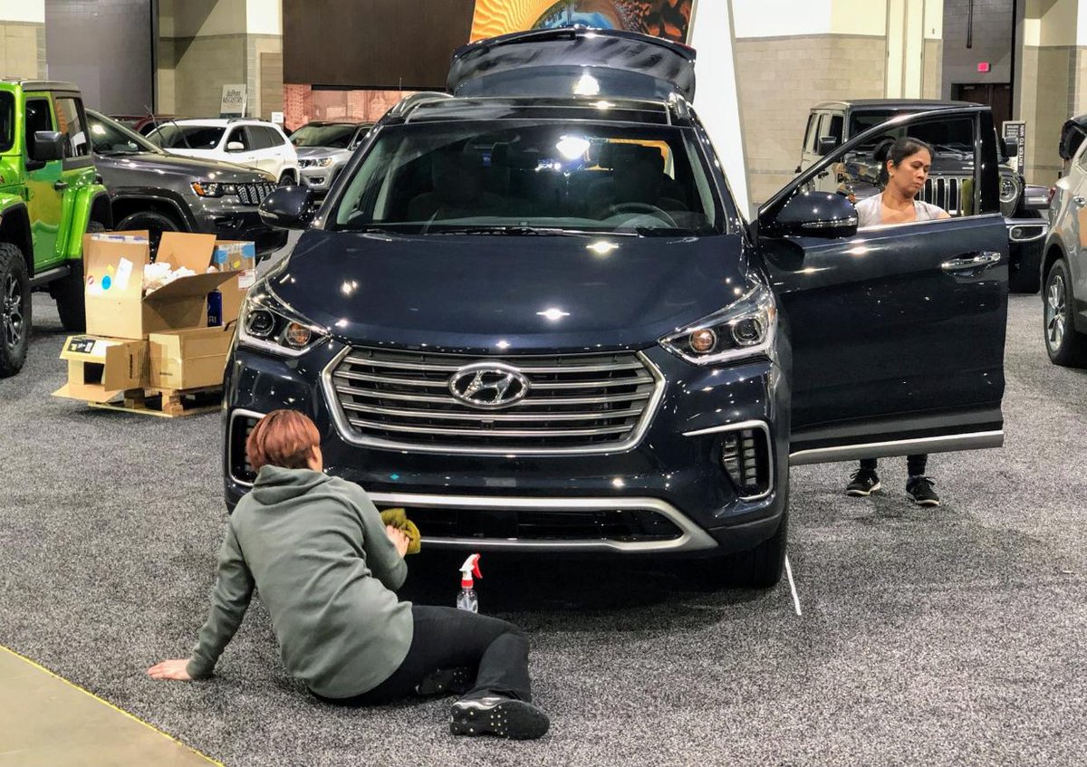 NEAutoShow's tweet photo. We are working on the finishing touches for tomorrow's #ProvidenceAutoShow!
#Hyundai https://t.co/5iuaT6pnDH