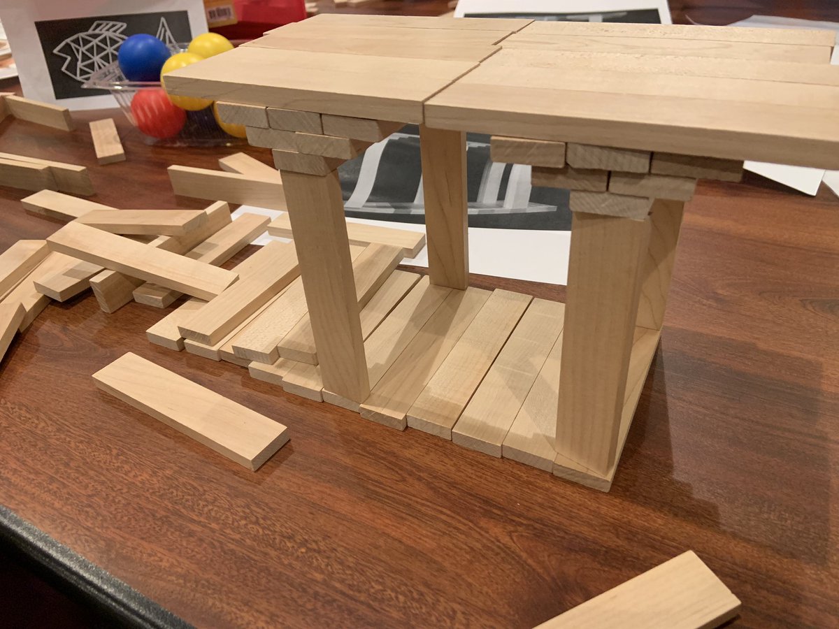 misswert_'s tweet photo. 3D pens, Kēva planks, and MiP robots #VCEC19 #VCEC2019 #kēvaplanks #miprobot #3dpens https://t.co/bFe9D0ZV9t