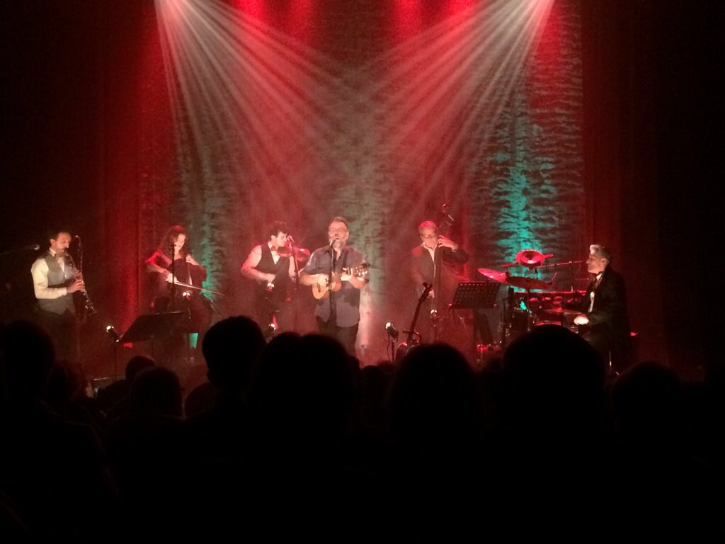 Wally_Off's tweet photo. 07.02.2019 💫 Souvenir du concert de ce soir à Montauban avec Le Projet Derli ! #wally #leprojetderli #chanson #concertphotography #montauban https://t.co/5bZx3lr1yn