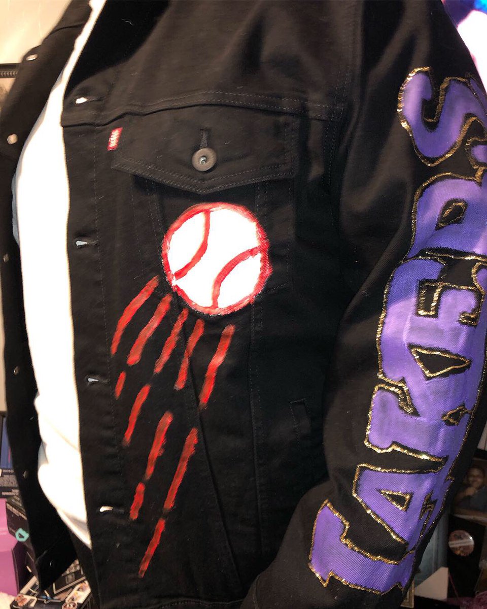 raycasso's tweet image. #customjacket #customdenimjacket #paintedjacket #paintjacket #espn #superbowl #jacketpainting #fashion #style #art #artwork #portrait #raiders #ladodgers #dodgers #football #baseball #lakers #basketball #style #model #modeling #portrait #clothingbrand #jeanjacket #denimjacket