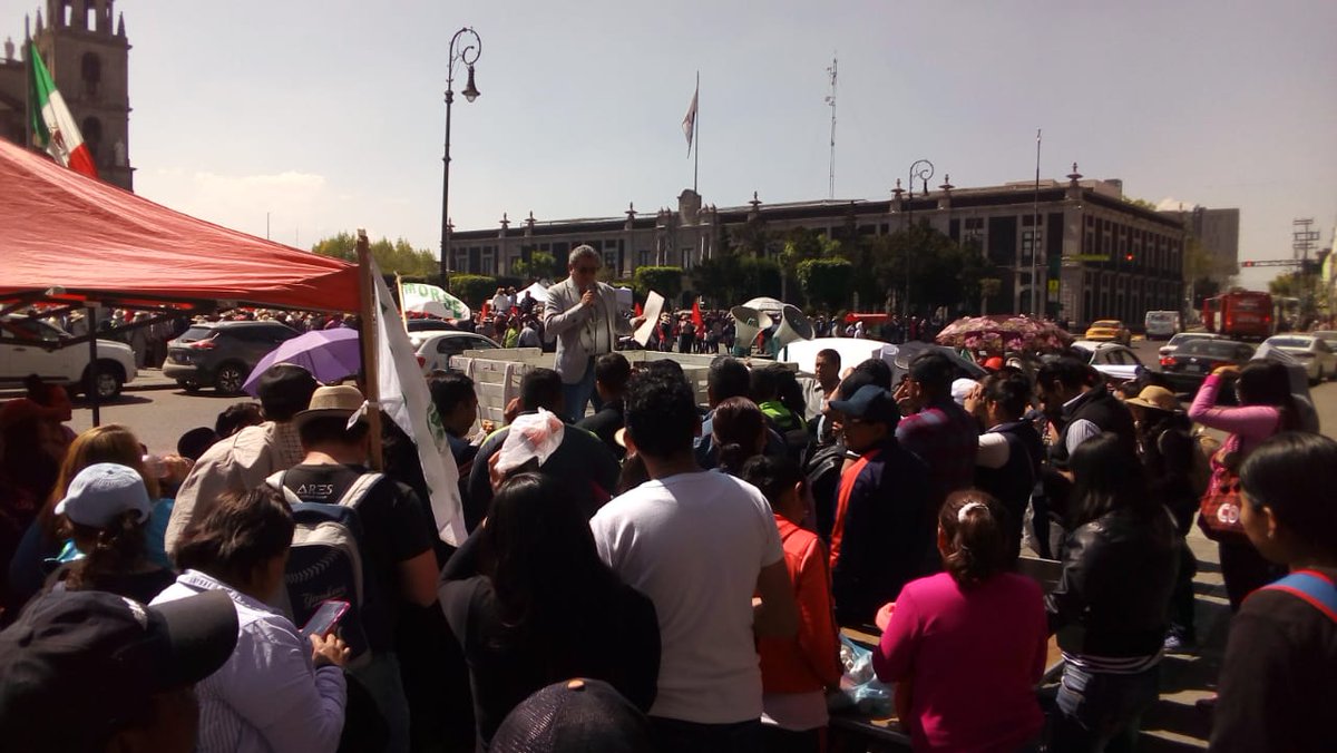 morseedomex's tweet photo. El día de hoy nos manifestamos por la regularización de pagos de los modulos a distancia de la Preparatoria Oficial #327 CCT 15EBH0428P, además pedimos la construcción de varias escuelas que ya están autorizadas pero no hay avances y mobiliario para las mismas. https://t.co/S7m7HQDJMZ