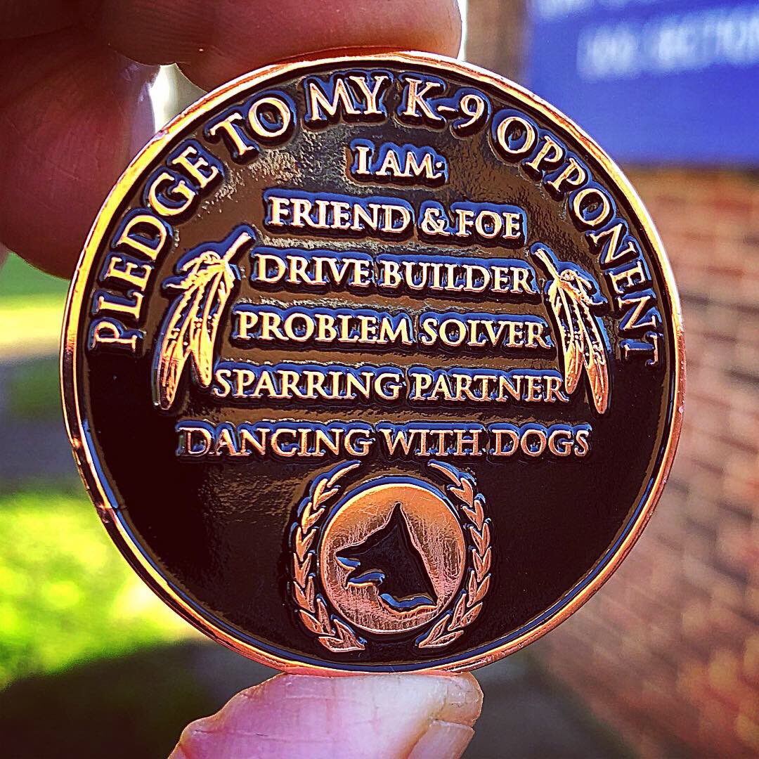 dazstaley's tweet photo. Graduated from Decoy School. A full on 4 days, Iโve learnt so much, met some brilliant people from fellow forces and the military and it was a pleasure to decoy for some wonderful dogs ๐พ
#decoytraining #workingdogs #k9unit @HantsTVPolDogs https://t.co/HHzTSXE6tG