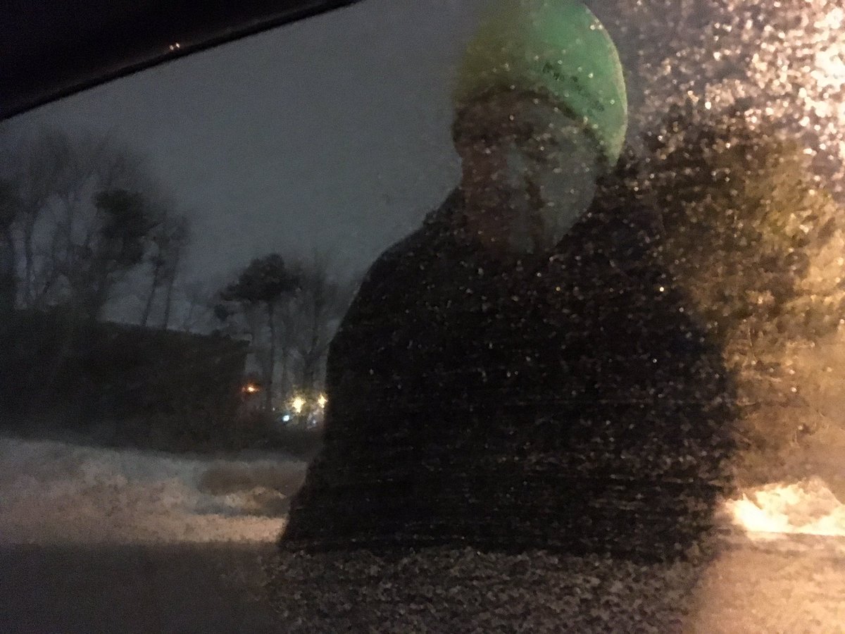 AshleyFitzNL's tweet photo. Photog Joe Gibbons tells me to sit in the car and relax while he cleans off the windows before I head home. “I’ve been out all day, you haven’t” Helluva nice colleague I got there. 😀❤️ https://t.co/IUCypyN8Og