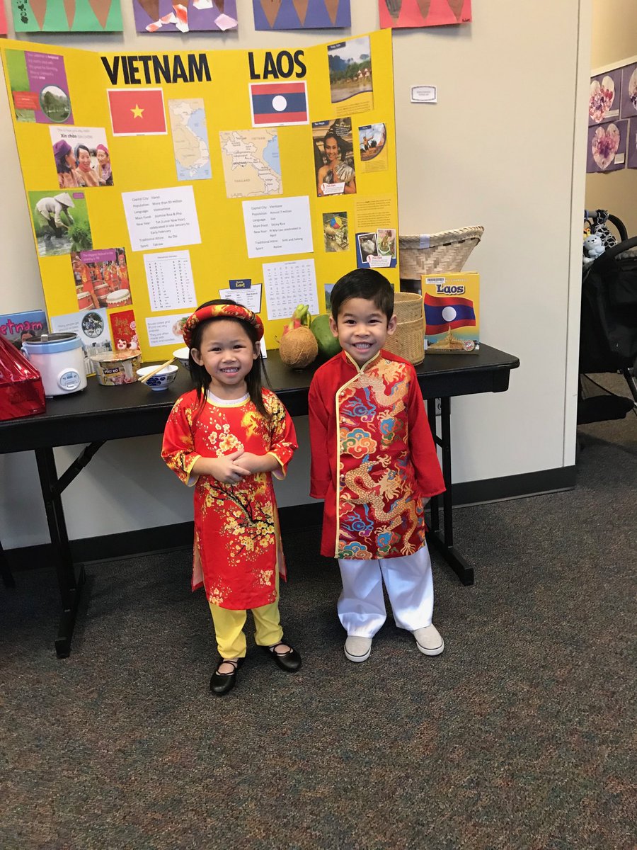 debracheiffetz's tweet photo. French Culture Night Fun! #KleinC4C#FrenchElementary#KleinP2P#BretChampion https://t.co/qDjCueA3OJ