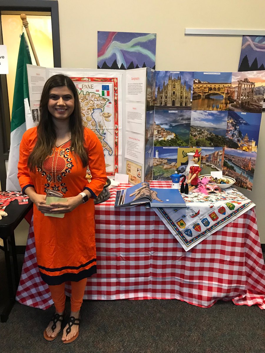 debracheiffetz's tweet photo. French Culture Night Fun! #KleinC4C#FrenchElementary#KleinP2P#BretChampion https://t.co/qDjCueA3OJ