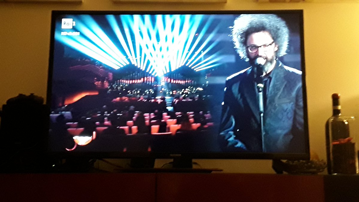 BacciGroup's tweet image. La bottiglia di vino l'ho preparata... #Sanremo2019