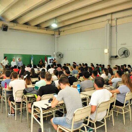 luisnegrettivm's tweet photo. ¡ #CUSF UNA SEDE QUE CRECE Y SE CONSOLIDA ! Hace minutos iniciamos el año académico 2019 con 130 ingresantes a las carreras de Diseño Industrial y Licenciatura en Administración, en el Centro Regional de Educación Superior #SanFrancisco @cusf_unvm @UNVM https://t.co/b1uYRcvx45