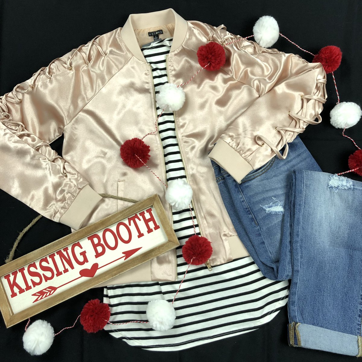 shopmixmingle's tweet photo. Valentine’s Day is right around the corner! Do you have your outfit yet?
•
Shop with M&amp;M online:
https://t.co/2Ls4beyuVN
•
#boutique #boutiqueshopping #onlineshopping #valentines #kissingbooth #ootd #want https://t.co/AXRUVgHhM8