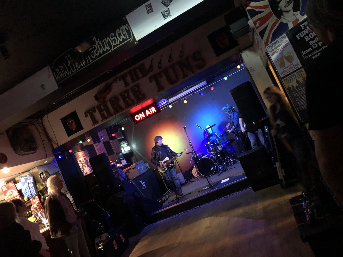 DisczoneLTD's tweet photo. Tonight we have popped along to see The Sharpeez performing @ The Three Tuns in Gateshead ahead of a busy weekend. 🎸 🎶 https://t.co/oaAmsW4n7r