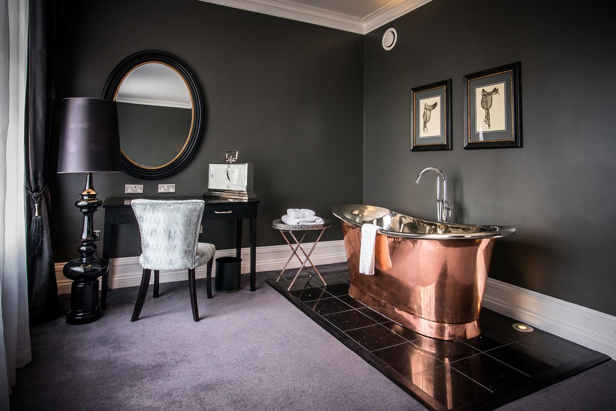 Bathroom refurbs at Swinford Mannor. 14 bathrooms. Stunning copper baths! 

#thecambridgebathco/contract work
#hotelbathrooms
#copperbaths
#weddingvenue