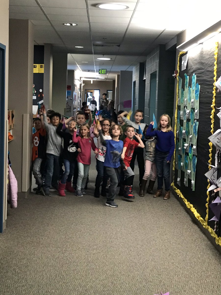 jenmorris20's tweet photo. Just like Orville and Wilbur, we tested our building skills.  Success!  All planes made flight!  #wrightbrothers #famousamericans #lovemhe https://t.co/LxKDruGvh7