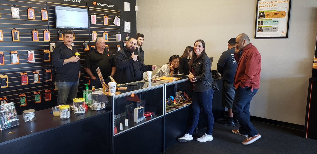 Early hands on Elevate training with the one and only Vicky. <a href="/Alicoa/">Angel Licoa</a> @noreen_vip @jeesi75860434 @MichaelHarnVIP <a href="/VIPsalazargomez/">Salazar Gomez</a> #thevipboost #vipwireless <a href="/VIPwireless/">VIP Wireless</a>