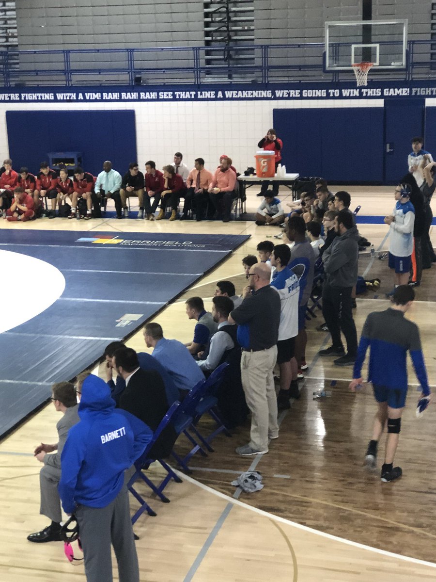 ROCKS_SOSA's tweet photo. Sosa supporting Salem Wresting at Districts! #RockPride https://t.co/nRODG1lOZj