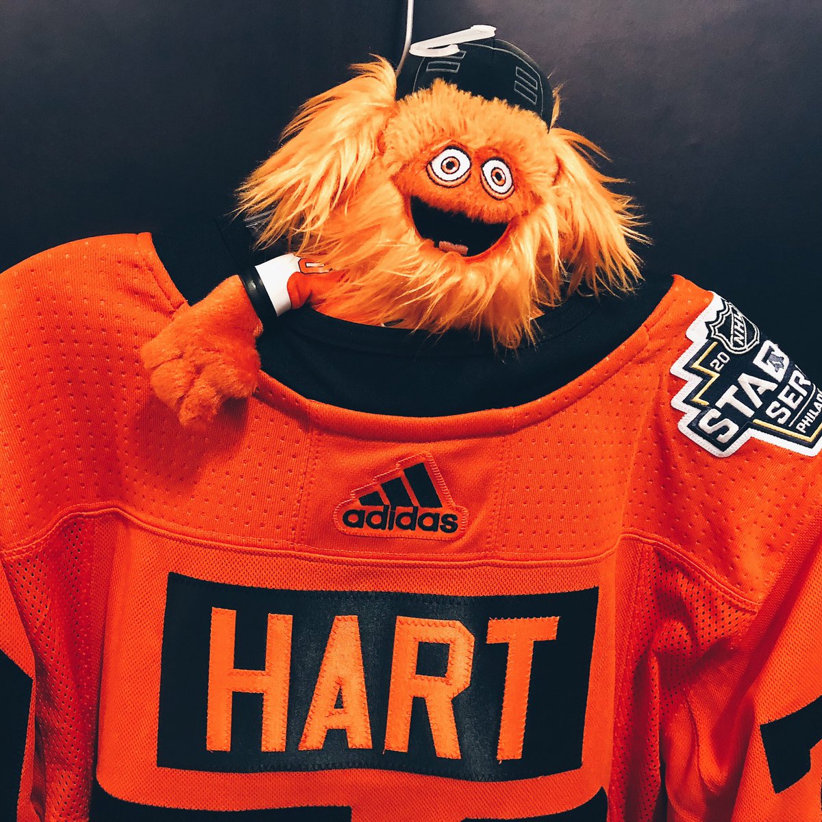 carter hart jersey stadium series