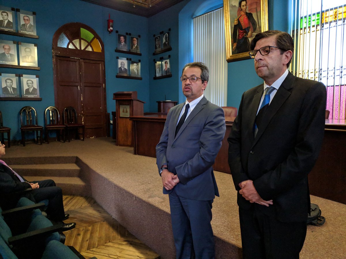 AzuayCJ's tweet image. Retomamos desde hoy los #ConversatoriosJurídicos con los abogados de #Azuay. El Presidente de la #CorteDe Justicia, #PabloValverde, les da la bienvenida e informa que esta actividad se efectuará dos veces al meses, con temas relacionados a materias penales y no penales