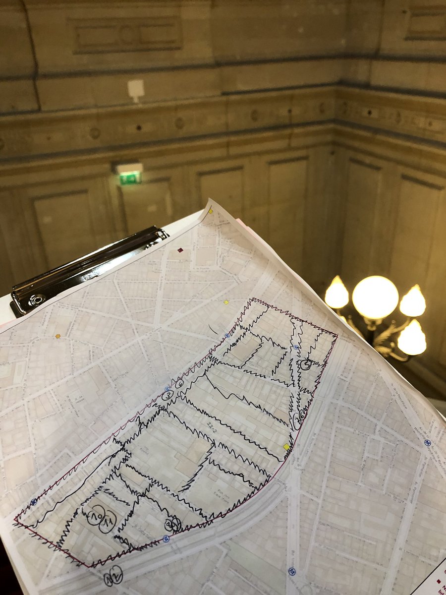 cmarienb's tweet photo. De retour à la @Mairiedu11  pour rendre les résultats du comptage après avoir quadrillé les rues d’un secteur du 11eme #NuitDelaSolidarite https://t.co/8lrebteRID