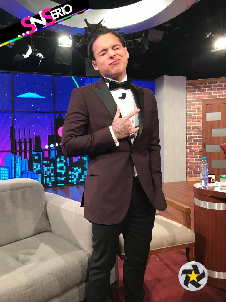 multimediostv's tweet photo. Deja tus saludos, comentarios y preguntas para @brandon_meza esta noche en #SNSerio 

En vivo ➡ https://t.co/cFXwtMmio4 https://t.co/m5asGOuitp