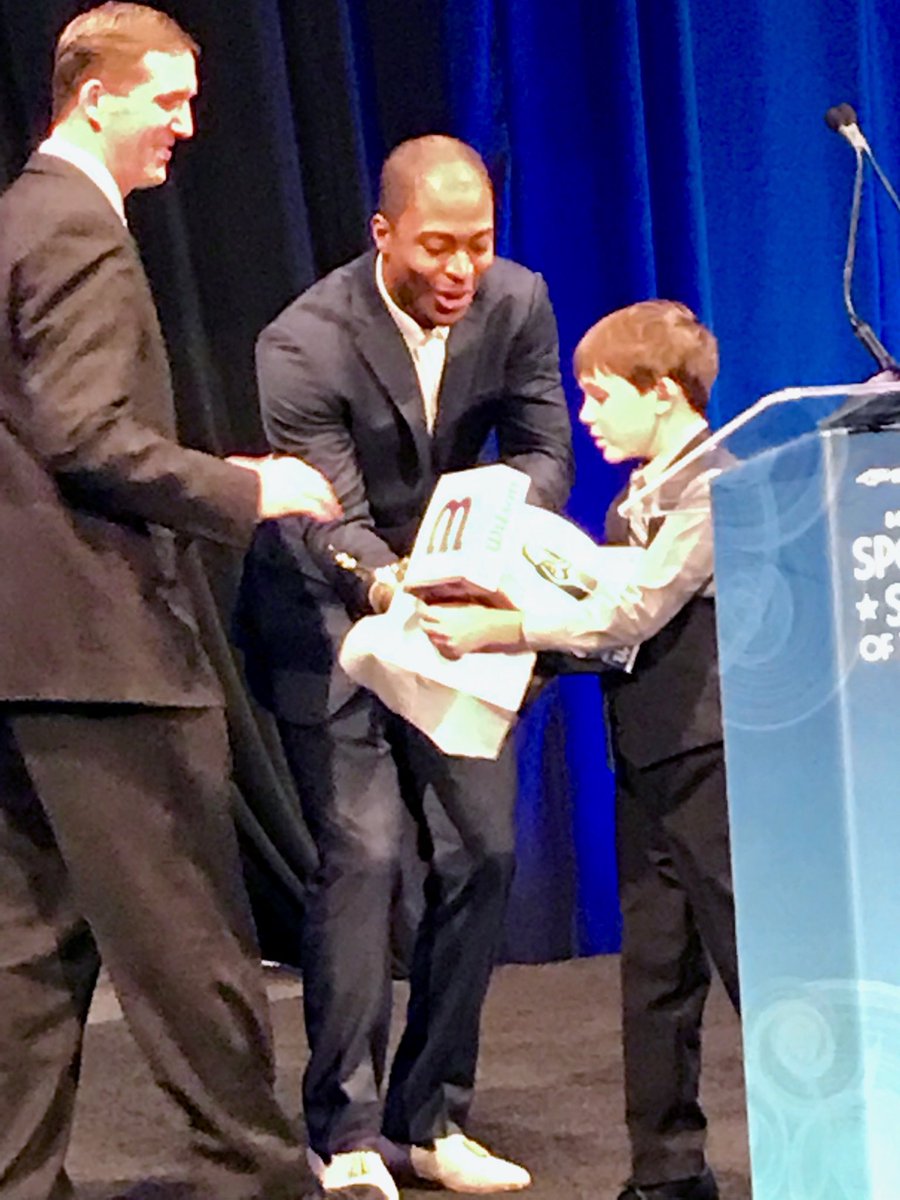 kristiellefson's tweet photo. @tylerlockett16 you are the best! Thank you! #84SSY https://t.co/FuQE9OSprw
