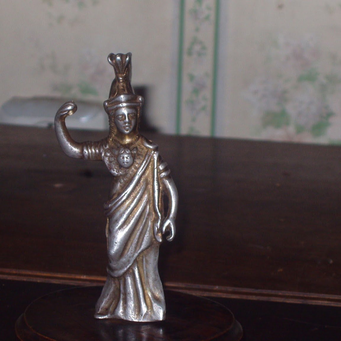 Туит от Manush krastev (<a href="/KrastevManush/">Manush krastev</a>) Manush krastev (<a href="/KrastevManush/">Manush krastev</a>) туитна: Продава се сребърна позлатена 11 см.  x.com/KrastevManush/…