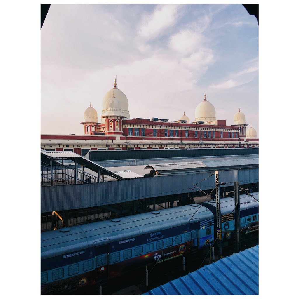 #natgeoyourshot #photography #streetphotography #indianrailways #indianrailwaydepartment #IncredibleIndia #myindia #UttarPradesh #kanpur #filmphotography #kanpurcentral