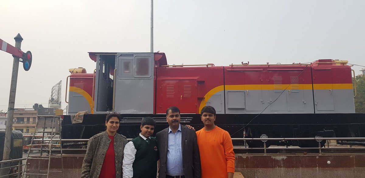 anandsrivns's tweet photo. #SelfiInKashi
एक सेल्फी तो बनती है परिवार के साथ वाराणसी में हो रहे विकास की ।
#मंडुवाडीह_स्टेशन #SelfiWithFamily @drmbsbner
#ManduadihStation @PiyushGoyal @narendramodi https://t.co/FSIlqvQsKS