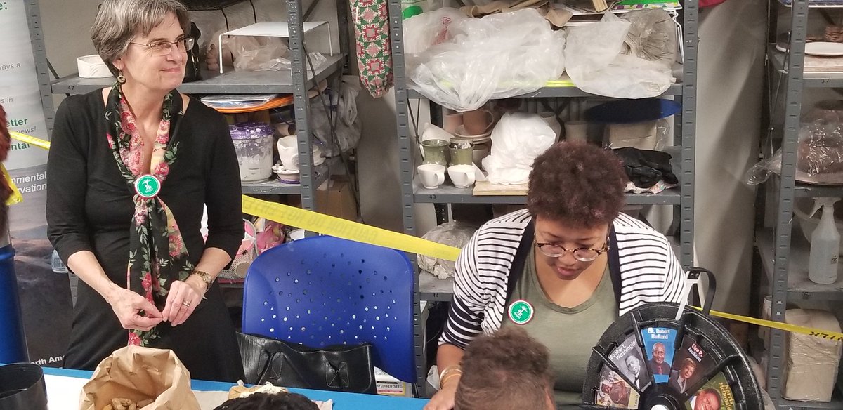 ColaSCParksRec's tweet photo. .@EEASC1 teaches guests about the contributions of African American artists and inventors, and gives guest an opportunity to make art by using the environment for inspiration. #BlackHistoryMonth #worldsofcreativity https://t.co/agyp0PSkqD