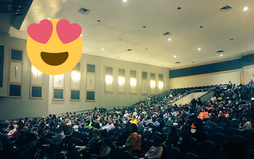 Over 400 in attendance at @KecoughtanHigh’s Rising Ninth Grade AoH Information Session.