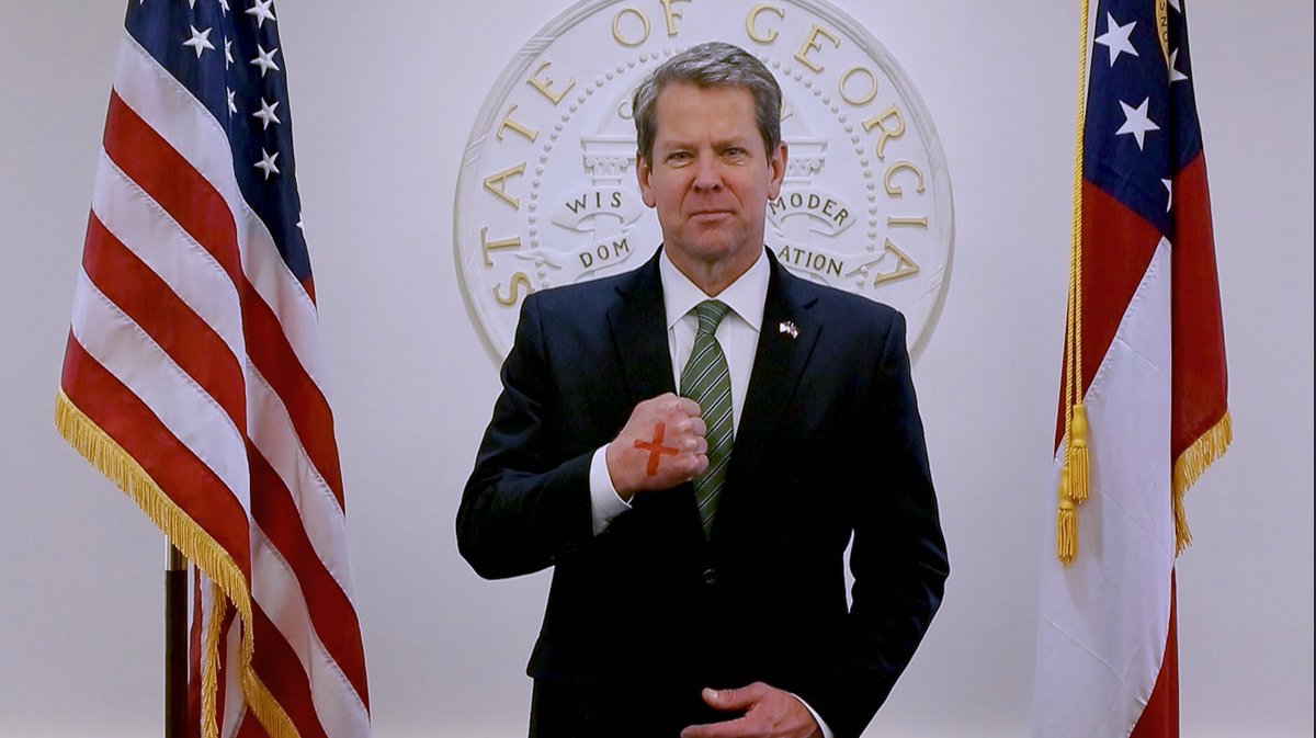 BrianKempGA's tweet photo. Today, our family joined the #EndItMovement to "shine a light" on human-trafficking. Together, we will raise awareness and eradicate modern day slavery throughout the world. #gapol https://t.co/Vv1UMPprW4
