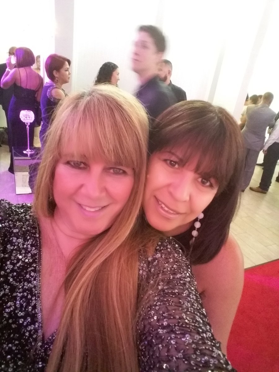 queeniebee0987's tweet photo. #tbt Throwback Thursday con las mas hermosas mis hermanas y sobrinas
@Letreasurelat https://t.co/vBwDMx3oEm