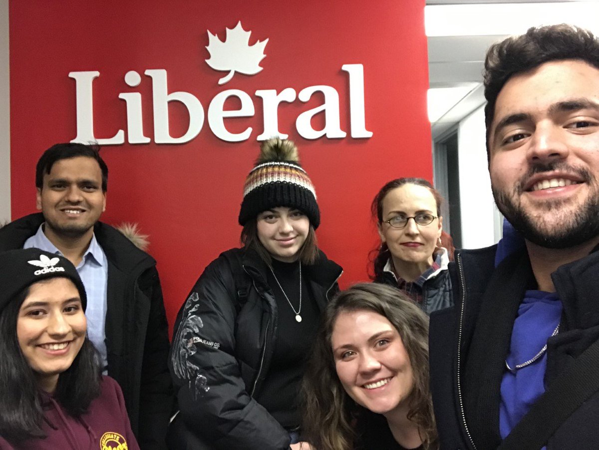 LPC_O's tweet photo. So fun #CallingforChange for @ShaunTanakaYS tonight! We had great conversations with Canadians about supporting #RealChange for #YorkSimcoe! https://t.co/RwQVZWfX3h