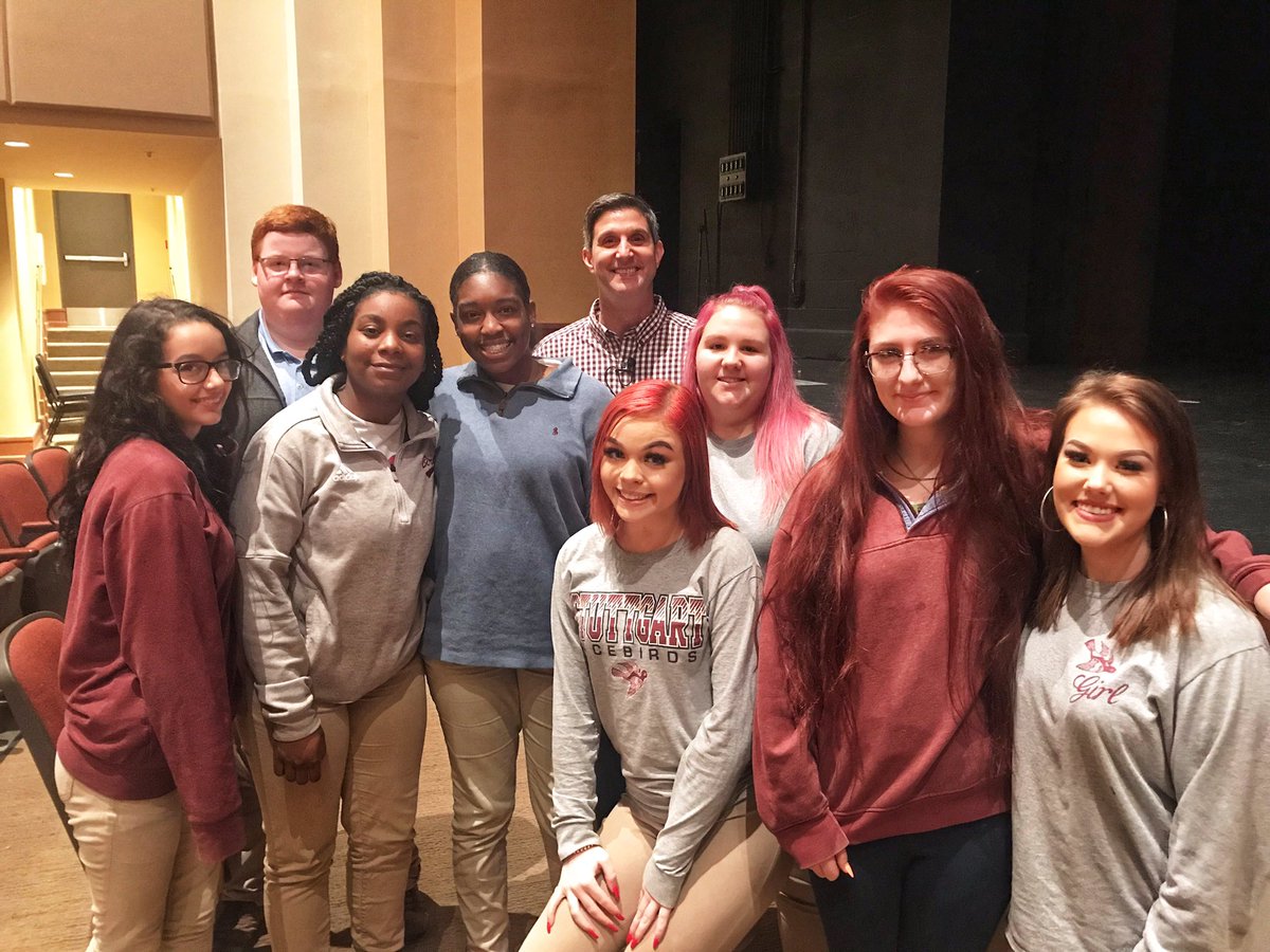 PVitaleSpeaks's tweet photo. Having the chance to return to the Grand Prairie Center and work with the students of Stuttgart today was a fantastic way to close out our #PeakPerformanceU Education Sessions sponsored by the @ARKRIVERESC. Thank you to @KelliCypertAR for your support of this empowering training! https://t.co/NEZxwjg5oA